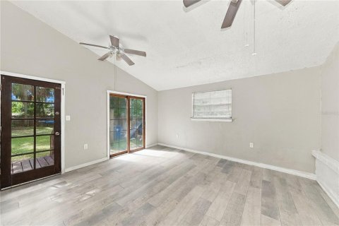 Villa ou maison à louer à Bradenton, Floride: 3 chambres, 111.48 m2 № 2429621 - photo 3
