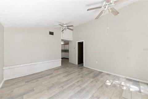 Villa ou maison à louer à Bradenton, Floride: 3 chambres, 111.48 m2 № 2429621 - photo 2