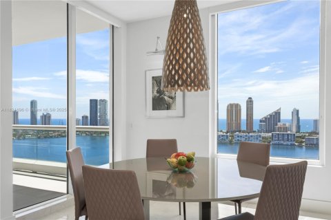 Condo in Aventura, Florida, 4 bedrooms  № 1790160 - photo 13
