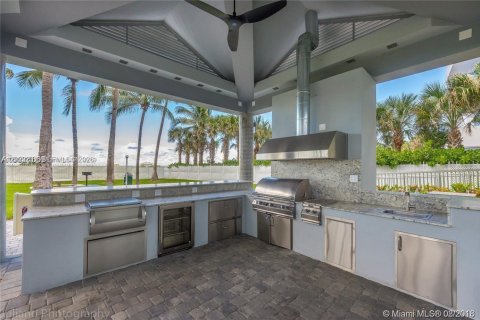 Copropriété à louer à Miami Beach, Floride: 2 chambres, 113.34 m2 № 2153680 - photo 10