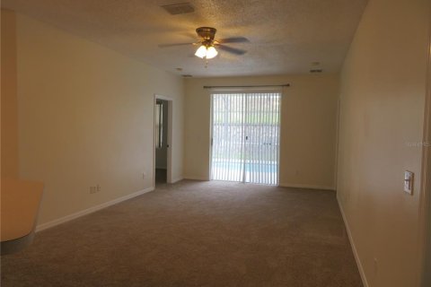 Casa en alquiler en Davenport, Florida, 5 dormitorios, 169.55 m2 № 1803323 - foto 4