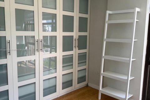 Condominio en alquiler en Coral Gables, Florida, 2 dormitorios, 137.68 m2 № 1896204 - foto 14