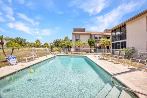 Copropriété à vendre à Punta Gorda, Floride: 2 chambres, 100.98 m2 № 1665727 - photo 28
