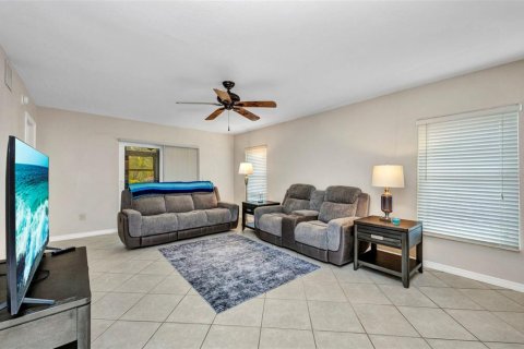 Copropriété à vendre à Punta Gorda, Floride: 2 chambres, 100.98 m2 № 1665727 - photo 10