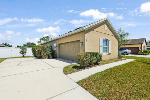 Casa en venta en Kissimmee, Florida, 3 dormitorios, 155.43 m2 № 1902903 - foto 2