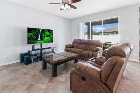 Casa en venta en Kissimmee, Florida, 3 dormitorios, 155.43 m2 № 1902903 - foto 4