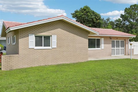 House in Saint Petersburg, Florida 3 bedrooms, 109.9 sq.m. № 1849803 - photo 14