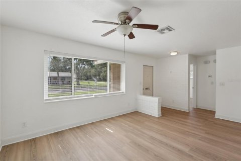 House in Saint Petersburg, Florida 3 bedrooms, 109.9 sq.m. № 1849803 - photo 22