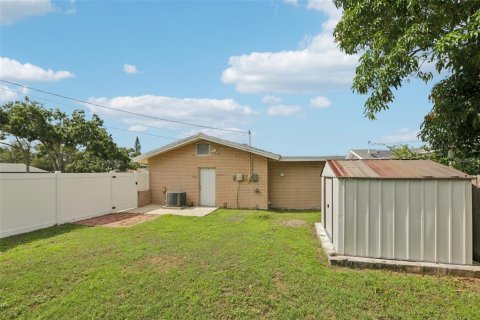 House in Saint Petersburg, Florida 3 bedrooms, 109.9 sq.m. № 1849803 - photo 9