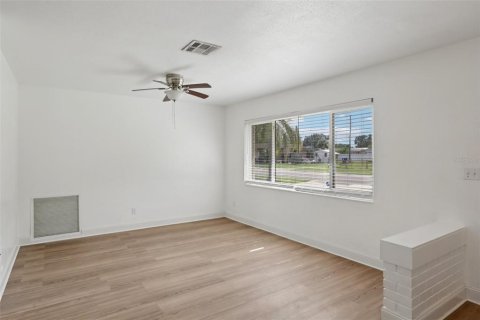 House in Saint Petersburg, Florida 3 bedrooms, 109.9 sq.m. № 1849803 - photo 18