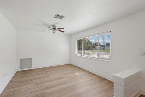 House in Saint Petersburg, Florida 3 bedrooms, 109.9 sq.m. № 1849803 - photo 19