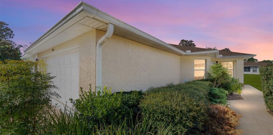 House in Ocala, Florida 3 bedrooms, 146.14 sq.m. № 1871122