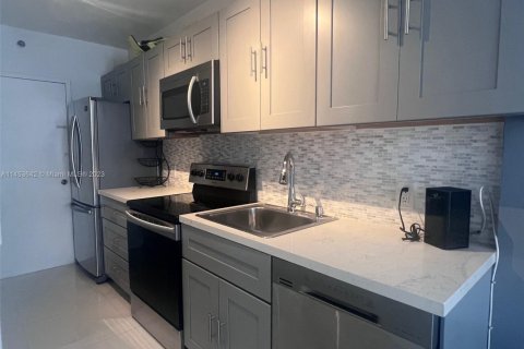Copropriété à louer à Miami Beach, Floride: 1 chambre, 51.1 m2 № 1982549 - photo 3