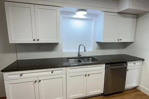 Casa en alquiler en Orlando, Florida, 3 dormitorios, 130.99 m2 № 1906008 - foto 3