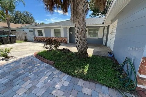 Casa en alquiler en Orlando, Florida, 3 dormitorios, 130.99 m2 № 1906008 - foto 1