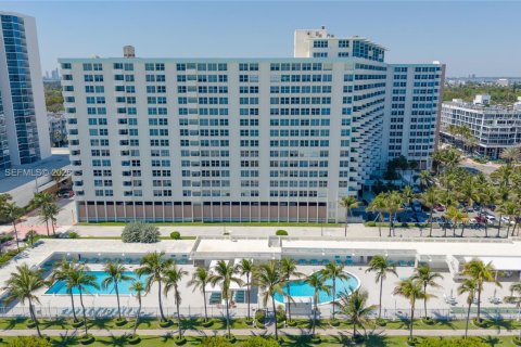 Снять в аренду кондоминиум в Майами-Бич, Флорида 55.74м2, № 2048926 - фото 26