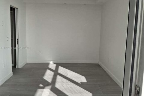 Снять в аренду кондоминиум в Майами-Бич, Флорида 55.74м2, № 2048926 - фото 3