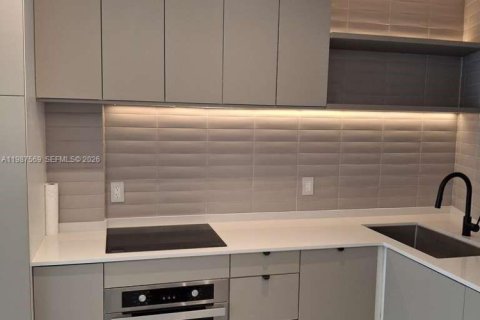 Студия в кондо в Майами-Бич, Флорида № 2048926