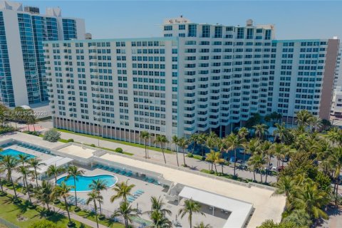 Снять в аренду кондоминиум в Майами-Бич, Флорида 55.74м2, № 2048926 - фото 25