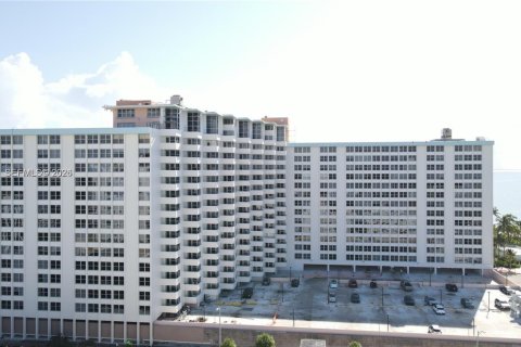 Снять в аренду кондоминиум в Майами-Бич, Флорида 55.74м2, № 2048926 - фото 12