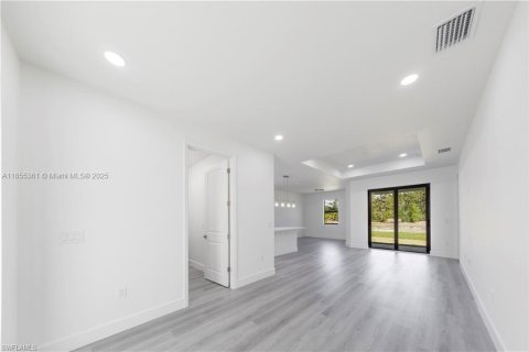 Casa en venta en Lehigh Acres, Florida, 3 dormitorios № 2083665 - foto 7