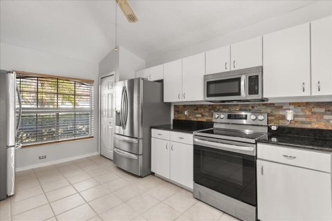 Villa ou maison à vendre à Lake Mary, Floride: 3 chambres, 181.35 m2 № 2148546 - photo 16