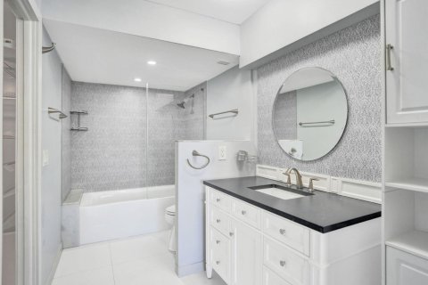 Copropriété à vendre à Lauderdale-by-the-Sea, Floride: 2 chambres, 107.77 m2 № 2417689 - photo 28