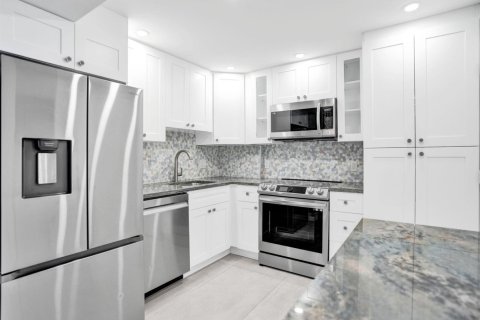 Copropriété à vendre à Lauderdale-by-the-Sea, Floride: 2 chambres, 107.77 m2 № 2417689 - photo 6