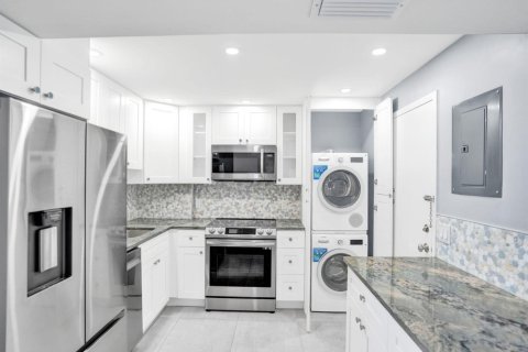 Copropriété à vendre à Lauderdale-by-the-Sea, Floride: 2 chambres, 107.77 m2 № 2417689 - photo 7