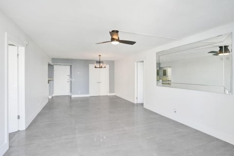 Copropriété à vendre à Lauderdale-by-the-Sea, Floride: 2 chambres, 107.77 m2 № 2417689 - photo 18