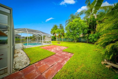 House in Port St. Lucie, Florida 3 bedrooms, 142.23 sq.m. № 2193655 - photo 22