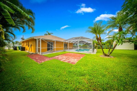 House in Port St. Lucie, Florida 3 bedrooms, 142.23 sq.m. № 2193655 - photo 23