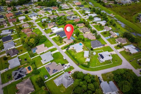 House in Port St. Lucie, Florida 3 bedrooms, 142.23 sq.m. № 2193655 - photo 19
