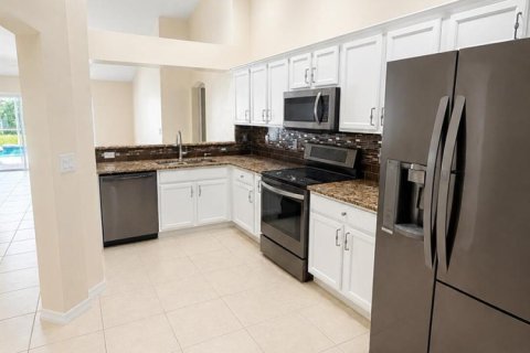 House in Port St. Lucie, Florida 3 bedrooms, 142.23 sq.m. № 2193655 - photo 4
