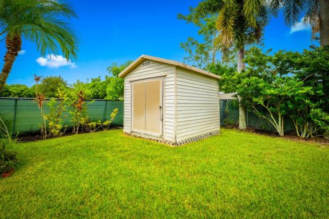 House in Port St. Lucie, Florida 3 bedrooms, 142.23 sq.m. № 2193655 - photo 24