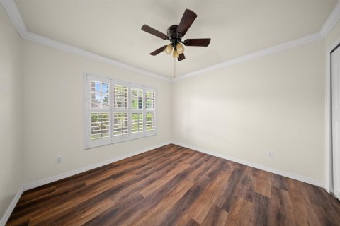 House in Port St. Lucie, Florida 3 bedrooms, 142.23 sq.m. № 2193655 - photo 12