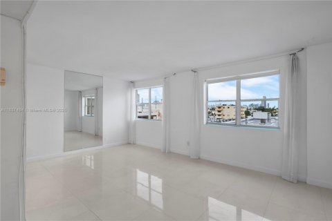 Condo in Miami Beach, Florida, 1 bedroom  № 1978909 - photo 6