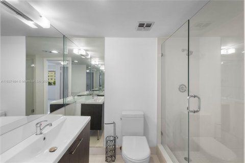 Condo in Miami Beach, Florida, 1 bedroom  № 1978909 - photo 18