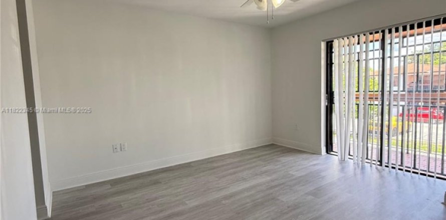 Condo à Hialeah, Floride, 3 chambres  № 1785717