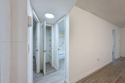 Купить кондоминиум в Санрайз, Флорида 2 спальни, 78.97м2, № 1868358 - фото 11