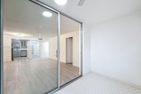 Купить кондоминиум в Санрайз, Флорида 2 спальни, 78.97м2, № 1868358 - фото 28
