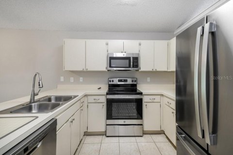 Villa ou maison à louer à Brandon, Floride: 3 chambres, 128.58 m2 № 2423722 - photo 9
