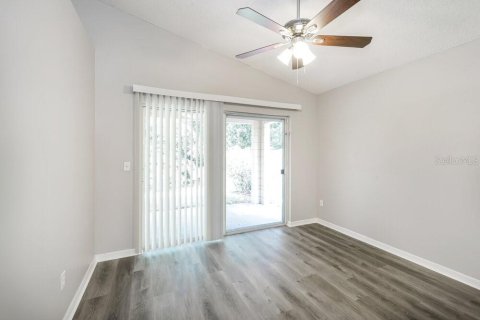 Villa ou maison à louer à Brandon, Floride: 3 chambres, 128.58 m2 № 2423722 - photo 8