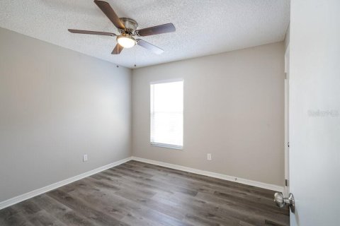 Villa ou maison à louer à Brandon, Floride: 3 chambres, 128.58 m2 № 2423722 - photo 10