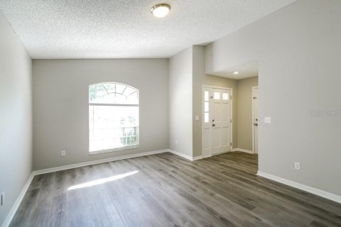 Villa ou maison à louer à Brandon, Floride: 3 chambres, 128.58 m2 № 2423722 - photo 4
