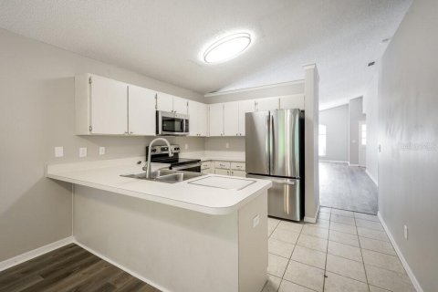 Villa ou maison à louer à Brandon, Floride: 3 chambres, 128.58 m2 № 2423722 - photo 16