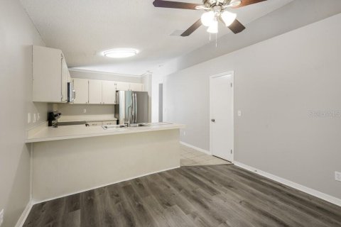 Villa ou maison à louer à Brandon, Floride: 3 chambres, 128.58 m2 № 2423722 - photo 7