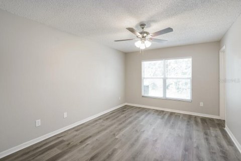 Villa ou maison à louer à Brandon, Floride: 3 chambres, 128.58 m2 № 2423722 - photo 13