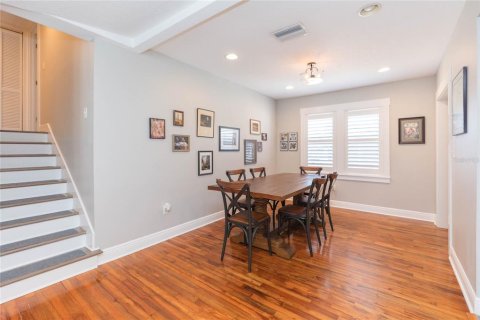Villa ou maison à vendre à Tampa, Floride: 4 chambres, 166.57 m2 № 2225427 - photo 11