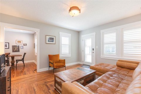 Villa ou maison à vendre à Tampa, Floride: 4 chambres, 166.57 m2 № 2225427 - photo 8